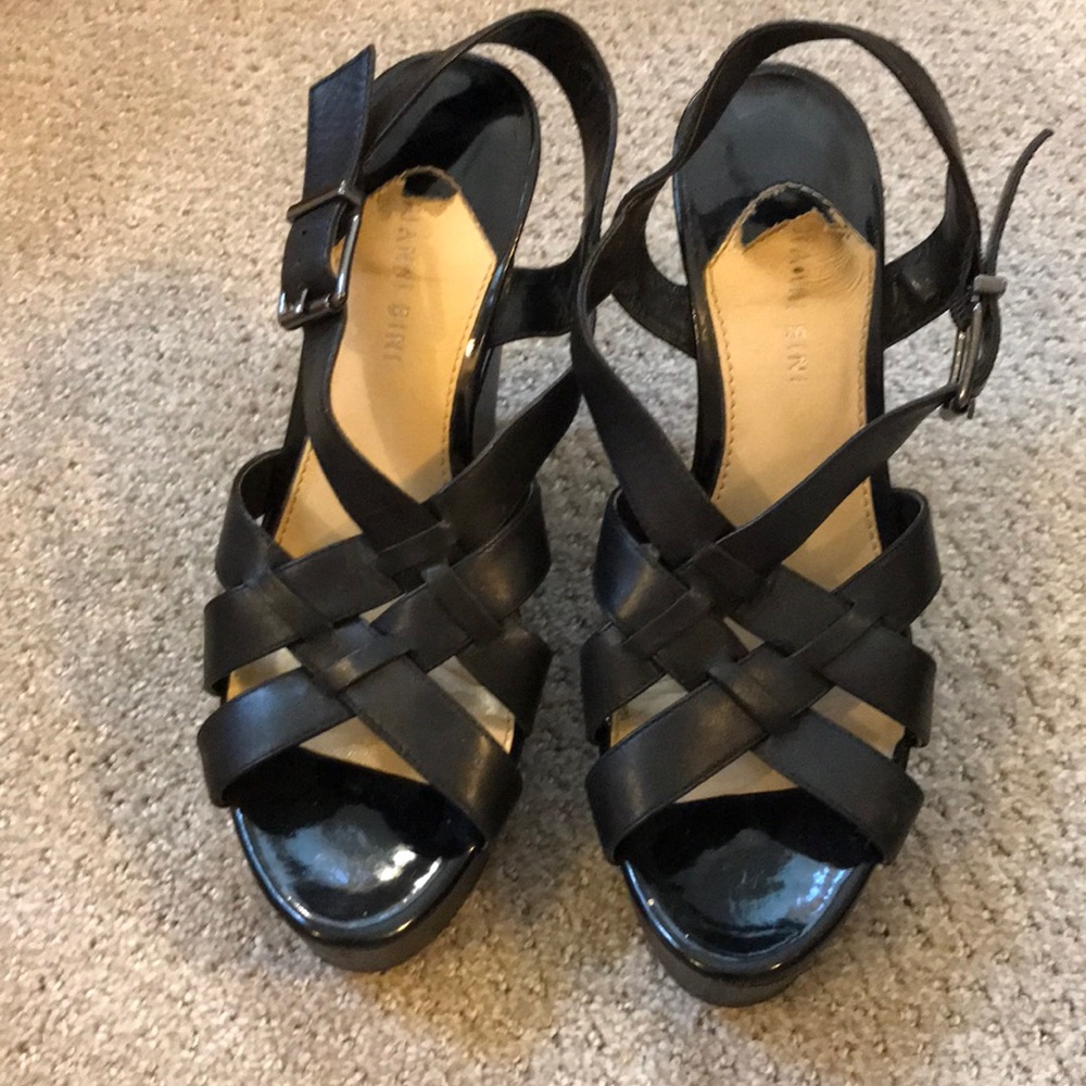 Gianni Bini leather wedge